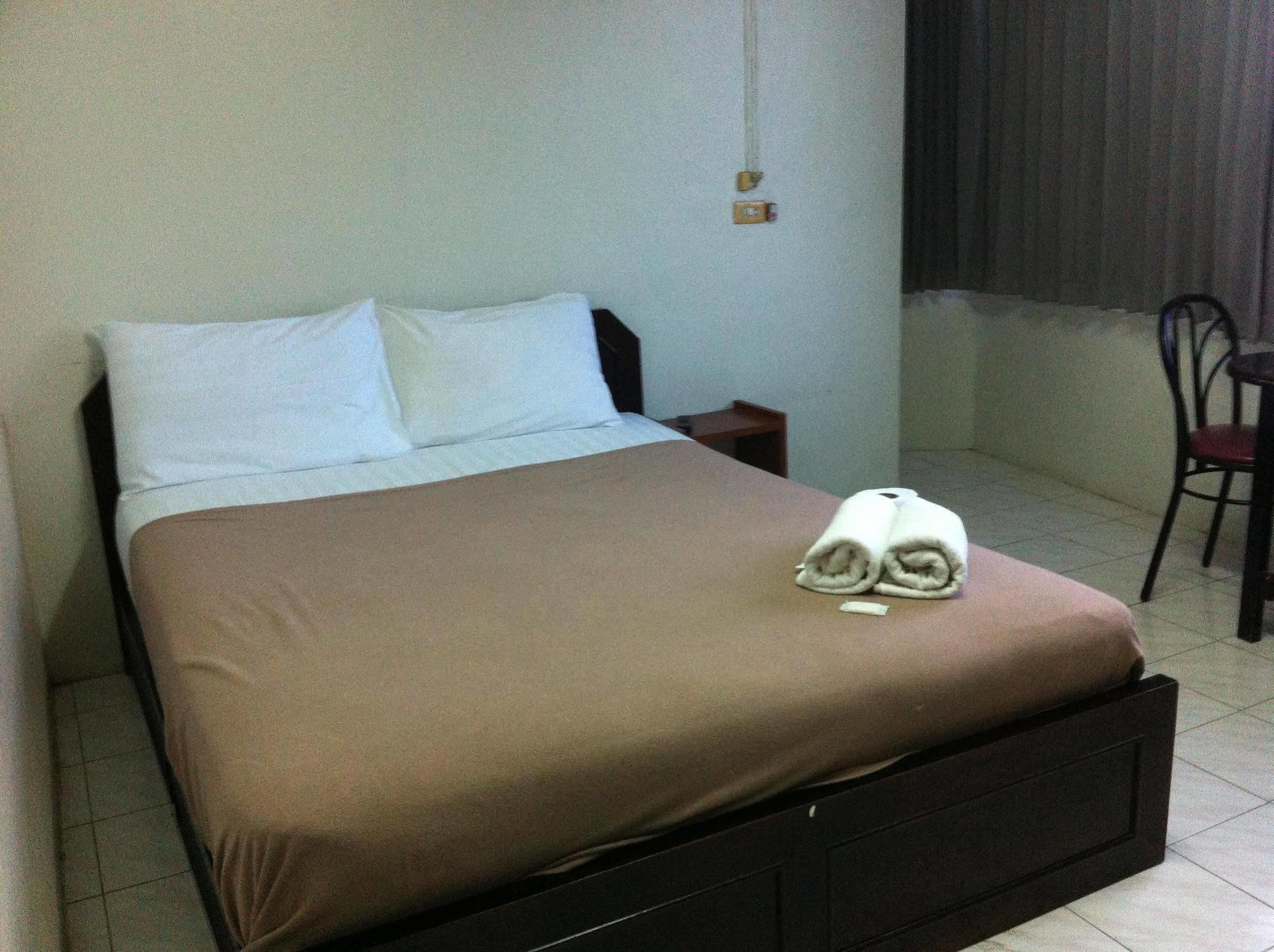 Diamond Mansion & Guesthouse Surat Thani Exteriör bild